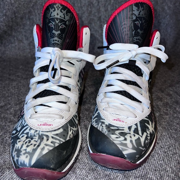 Nike LeBron 8 Mid Graffiti Size 5Y (Youth) - Picture 3 of 6